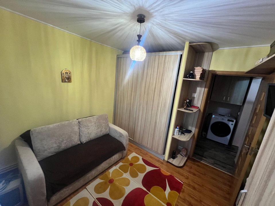   Km 4-5  Anda apartament 2 camere decomandat renovat