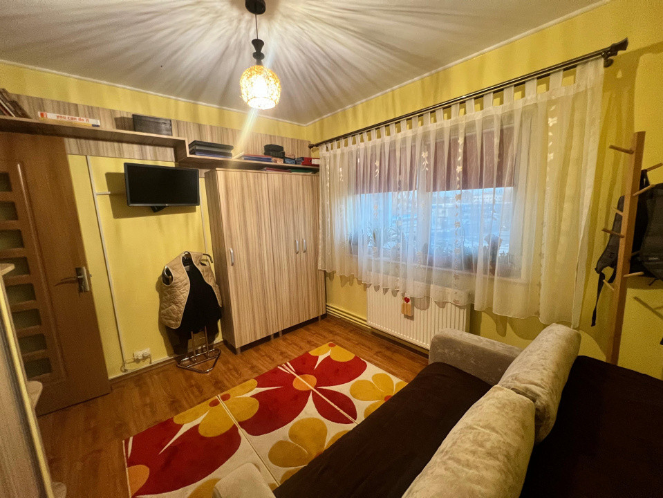   Km 4-5  Anda apartament 2 camere decomandat renovat