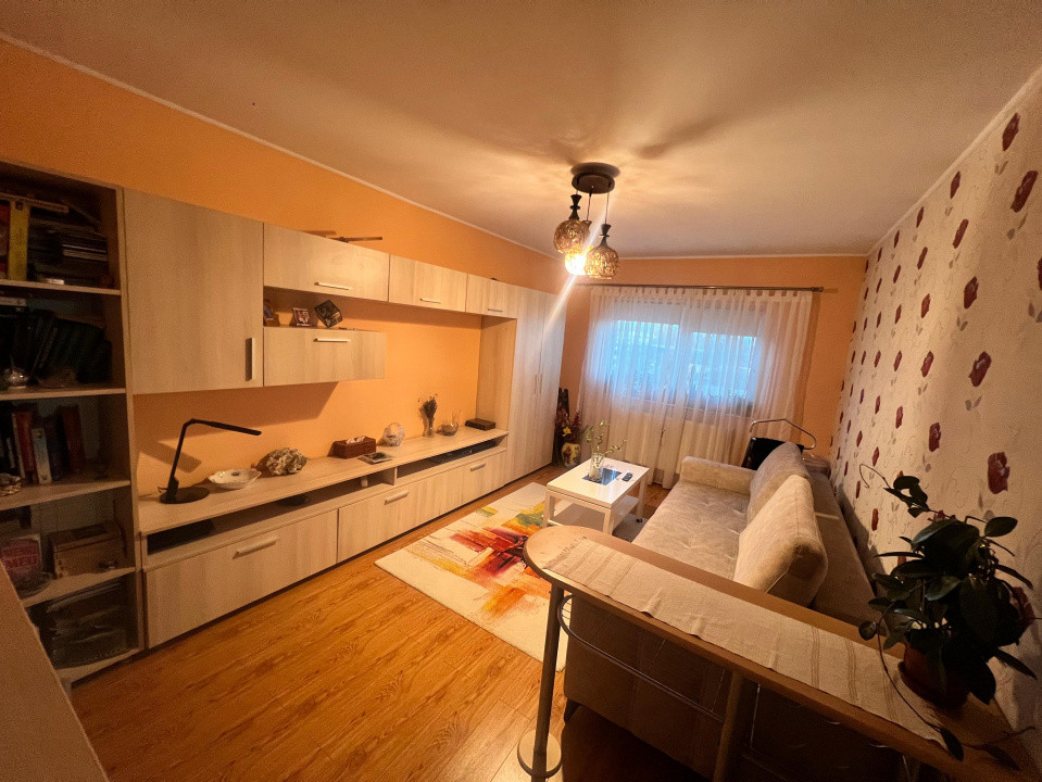   Km 4-5  Anda apartament 2 camere decomandat renovat