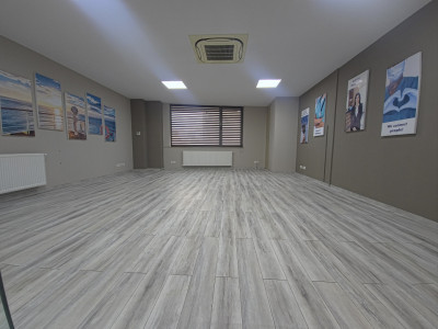 Birou de închiriat 80 mp clădire premium, Bulevardul Mamaia – zona Delfinariu