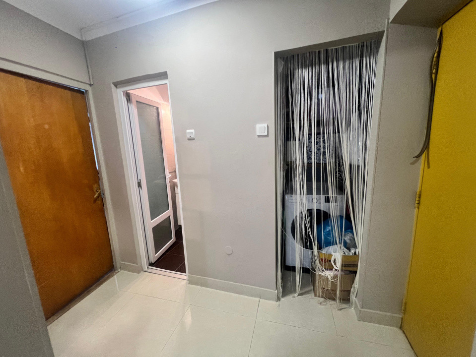 Centru apartament 3 camere renovat etajul 1 vedere stradala