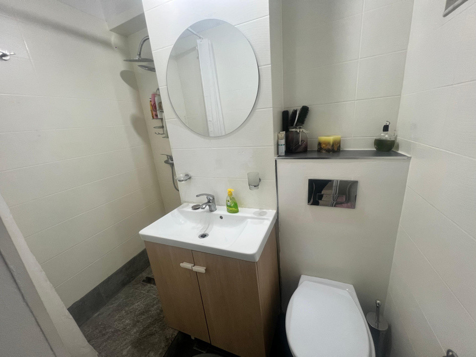 Centru apartament 3 camere renovat etajul 1 vedere stradala