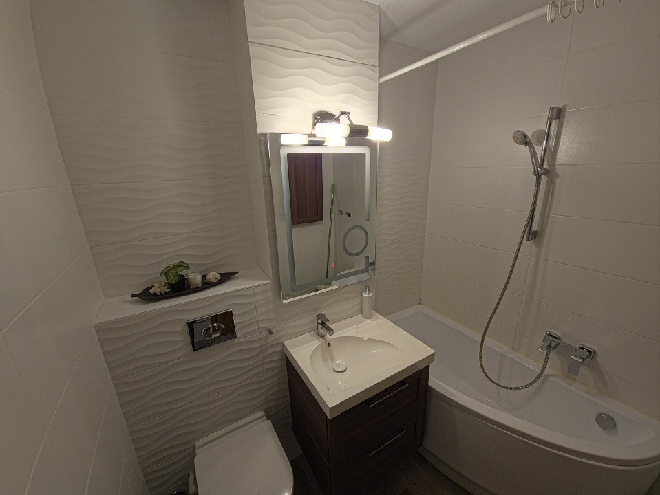 Faleza Nord 3 camere vedere la mare loc de parcare termen lung