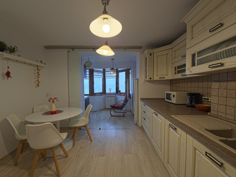 Faleza Nord 3 camere vedere la mare loc de parcare termen lung