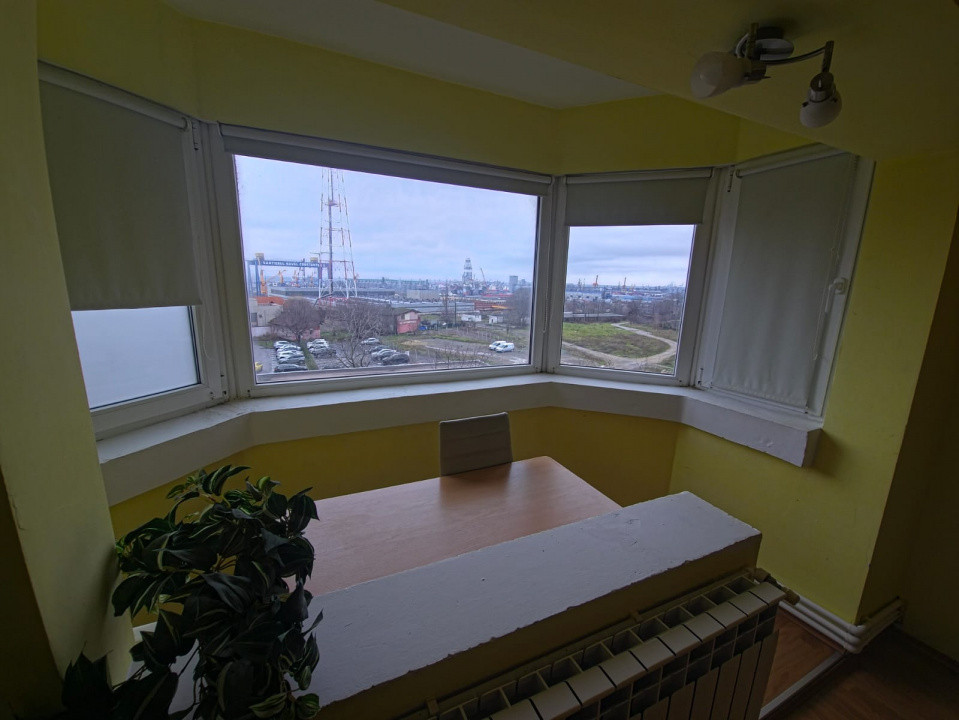 Gara apartament 3 camere decomandat termen lung