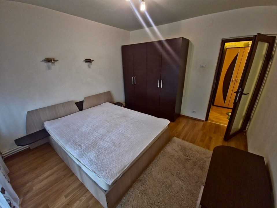Gara apartament 3 camere decomandat termen lung