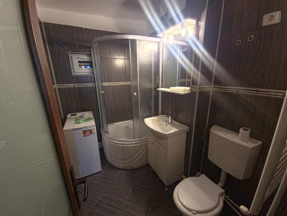 Gara apartament 3 camere decomandat termen lung