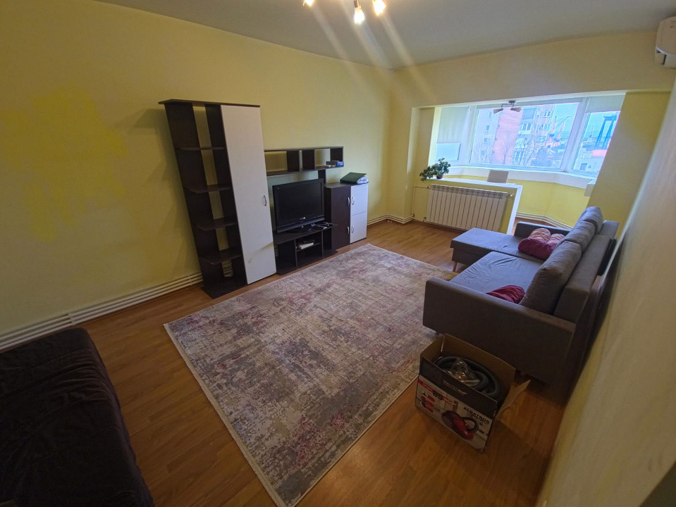 Gara apartament 3 camere decomandat termen lung