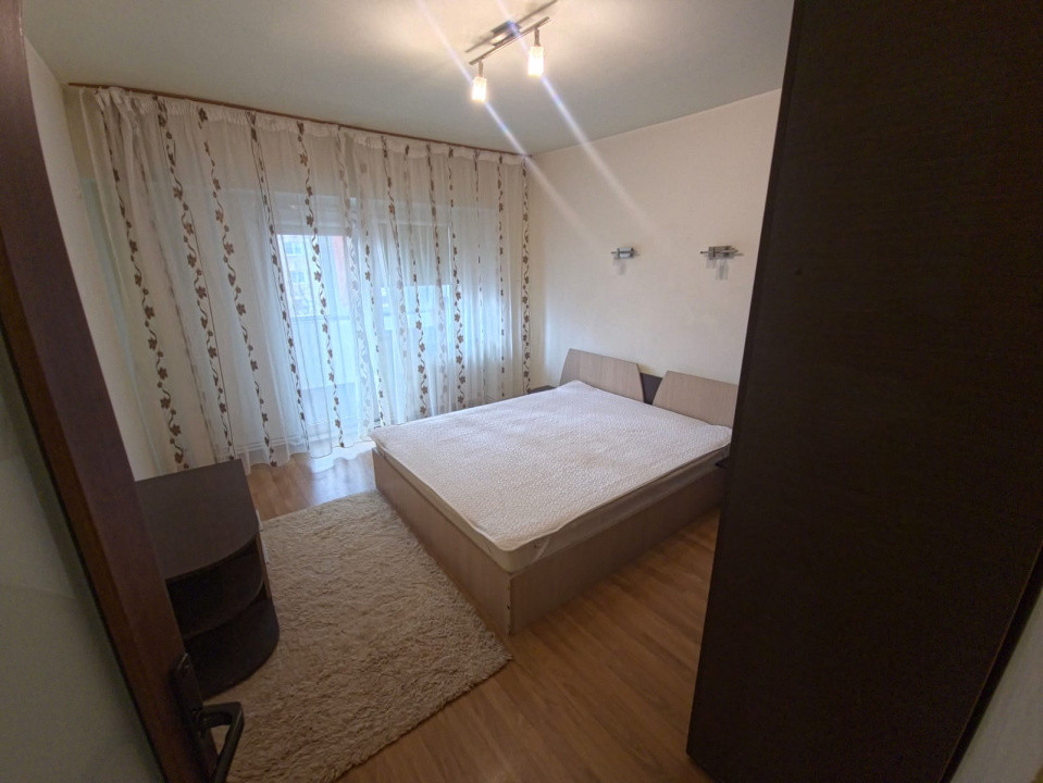 Gara apartament 3 camere decomandat termen lung