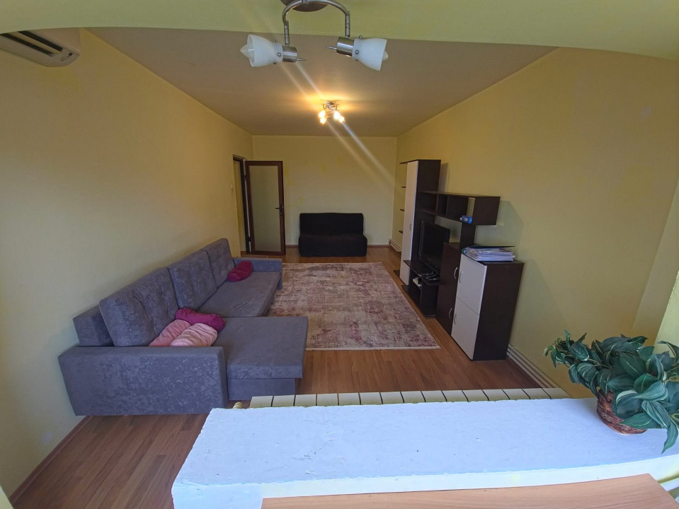 Gara apartament 3 camere decomandat termen lung