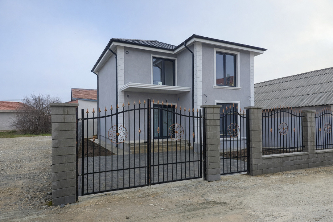 Casă individuală P+1 – Ovidiu  zonă liniștită 4 camere 