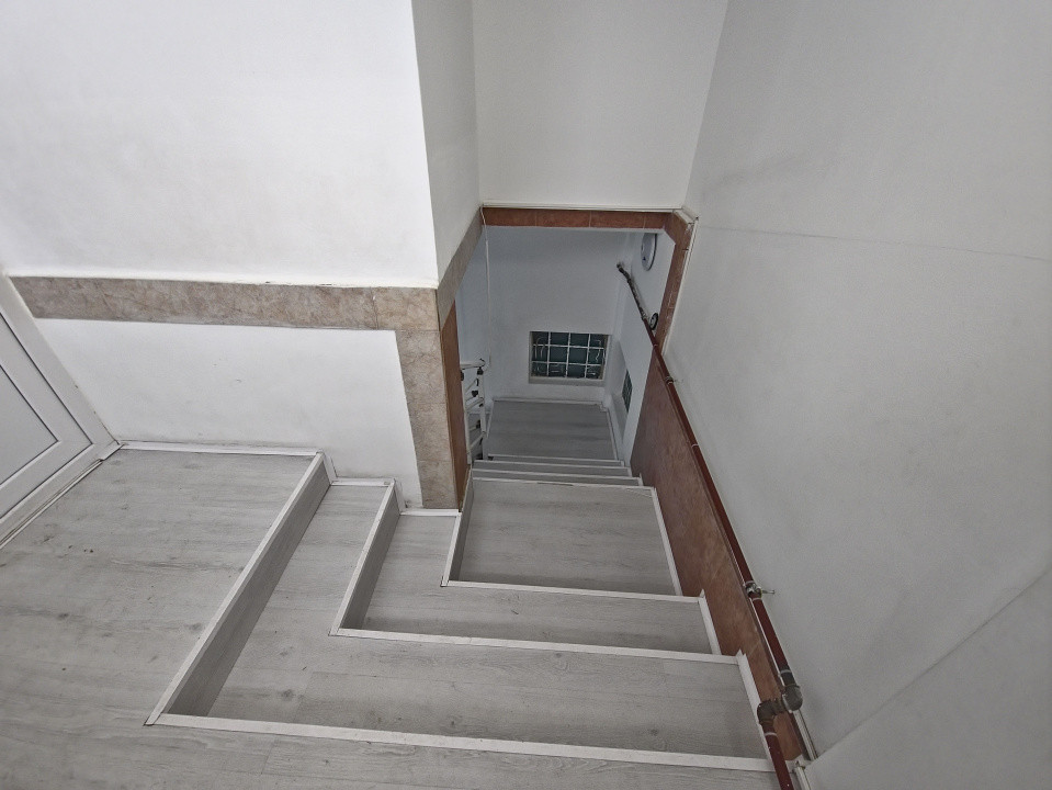  Spațiu comercial stradal – Zona Dacia vad pietonal excelent 65 mp