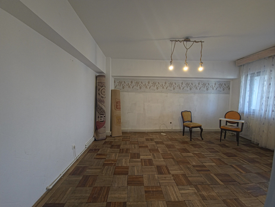 Ultracentral Tomis Mall 3 camere decomandat etaj 3/7