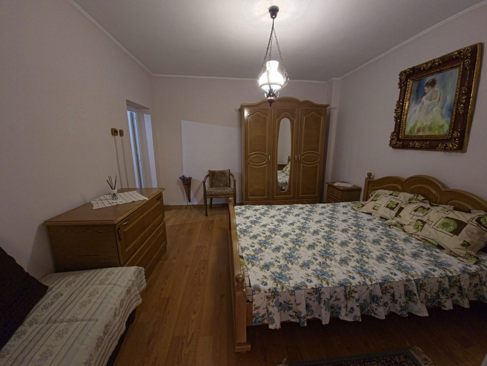 Casa la sol 4 camere zona Trocadero Dacia