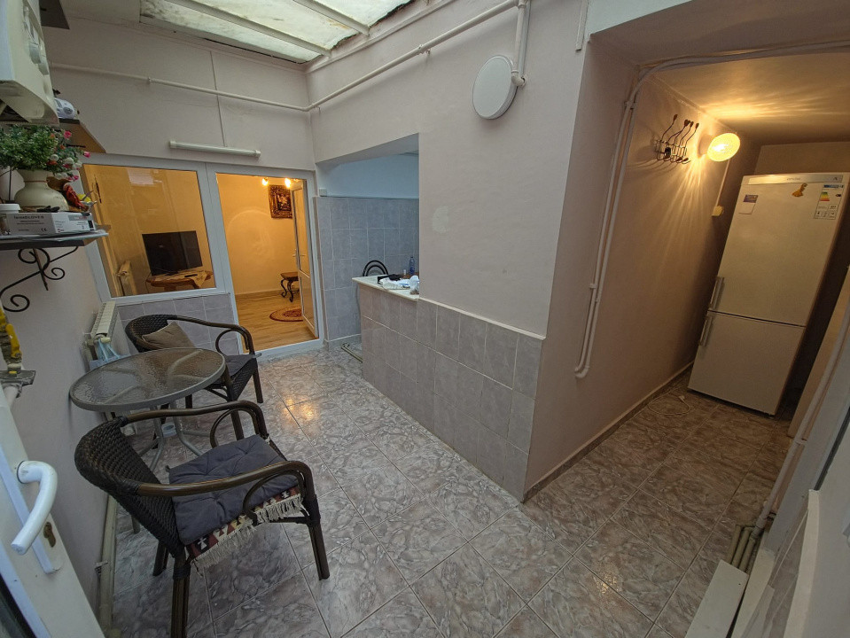 Casa la sol 4 camere zona Trocadero Dacia