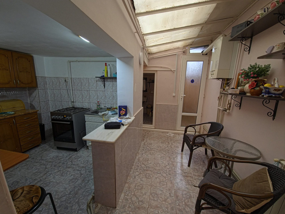 Casa la sol 4 camere zona Trocadero Dacia