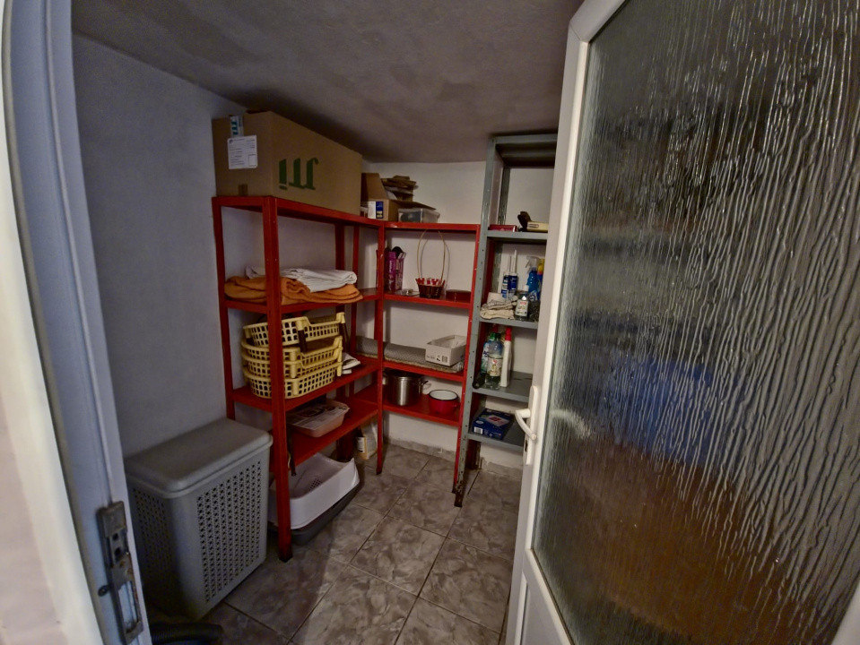 Casa la sol 4 camere zona Trocadero Dacia