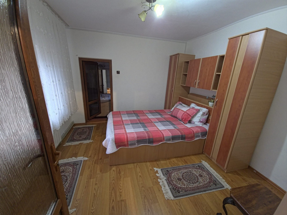 Casa la sol 4 camere zona Trocadero Dacia