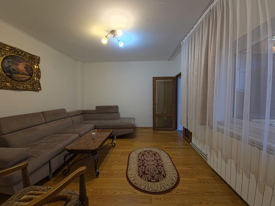 Casa la sol 4 camere zona Trocadero Dacia