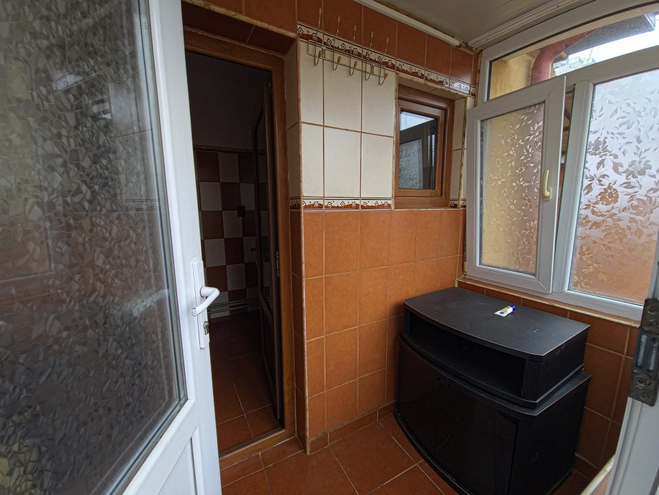 Casa la sol 4 camere zona Trocadero Dacia