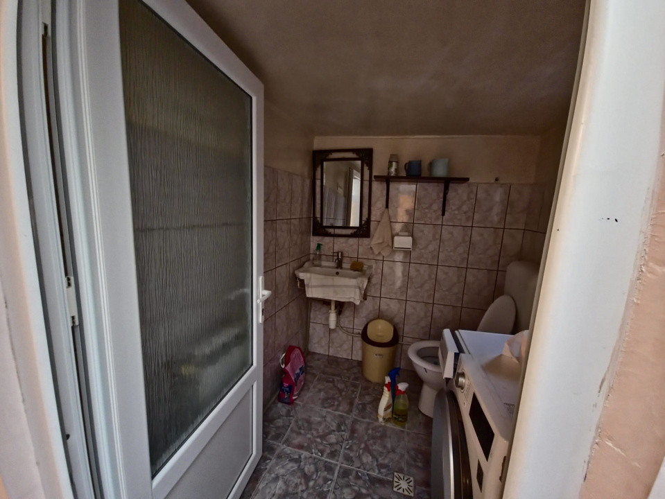 Casa la sol 4 camere zona Trocadero Dacia