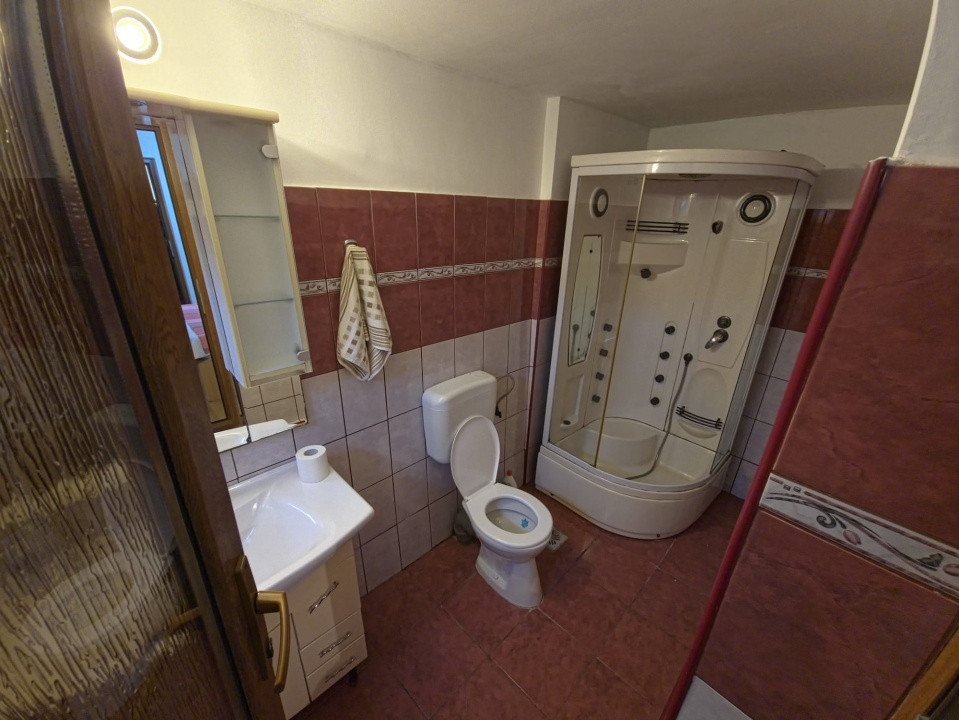 Casa la sol 4 camere zona Trocadero Dacia