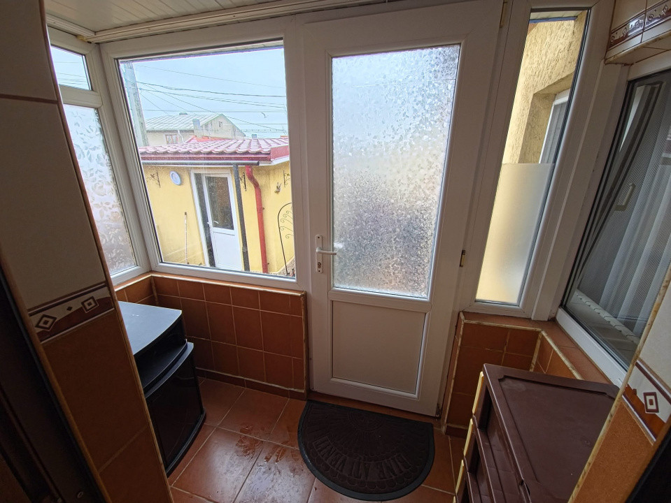 Casa la sol 4 camere zona Trocadero Dacia