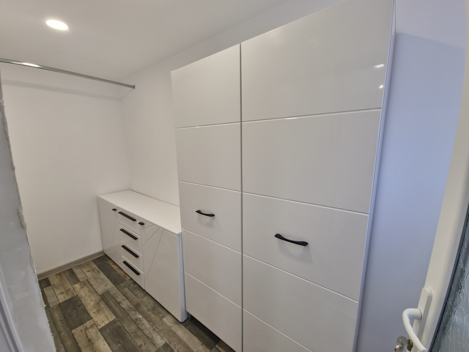 Casa individuala 3 camere foisor acoperit curte km 4