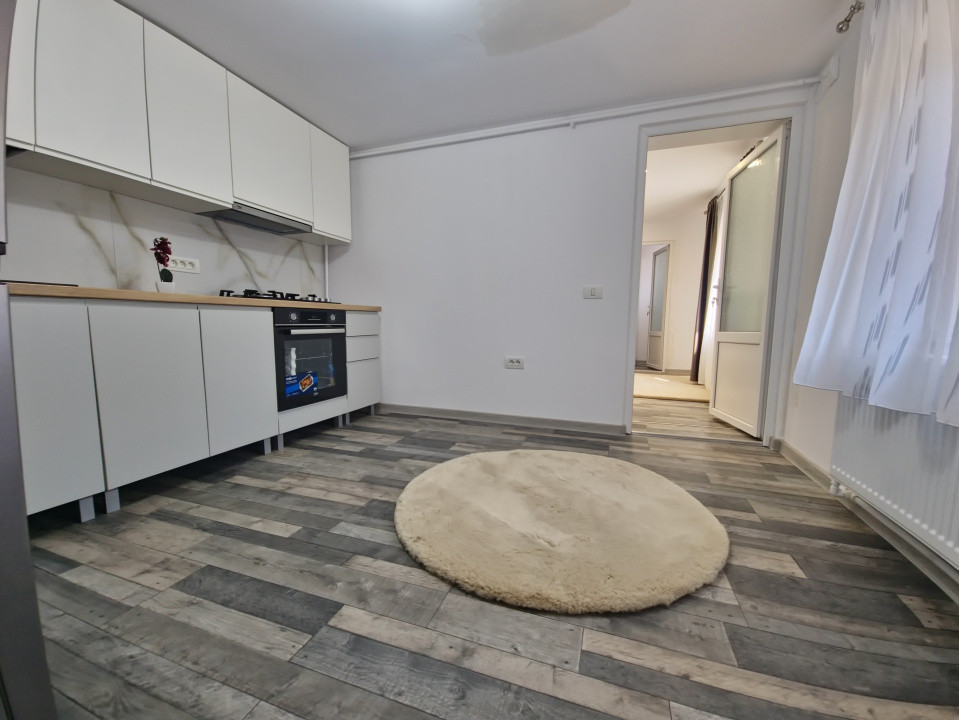 Casa individuala 3 camere foisor acoperit curte km 4