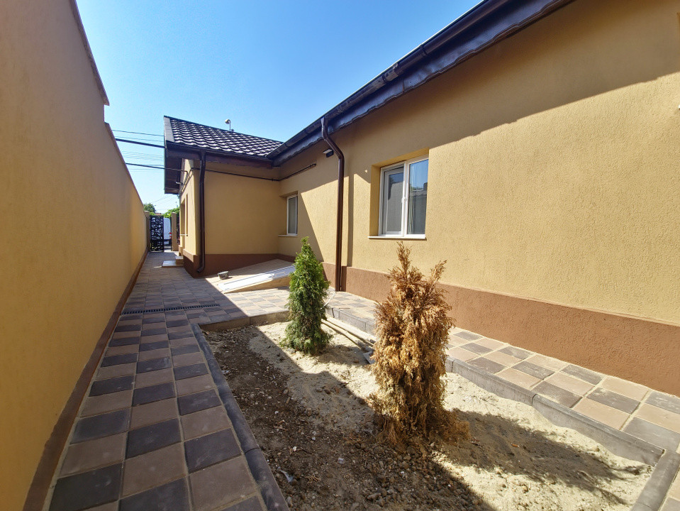 Casa individuala 3 camere foisor acoperit curte km 4