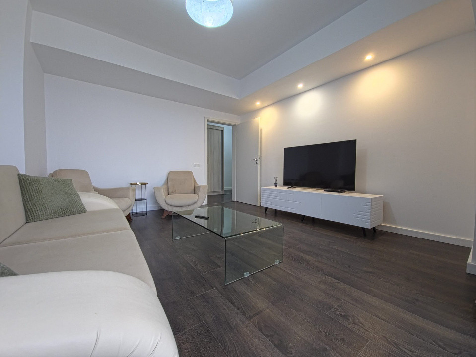 Centru Neversea apartament 3 camere decomandat vedere mare