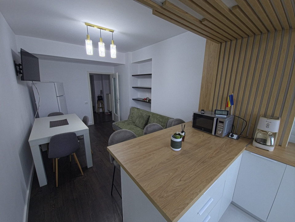 Centru Neversea apartament 3 camere decomandat vedere mare