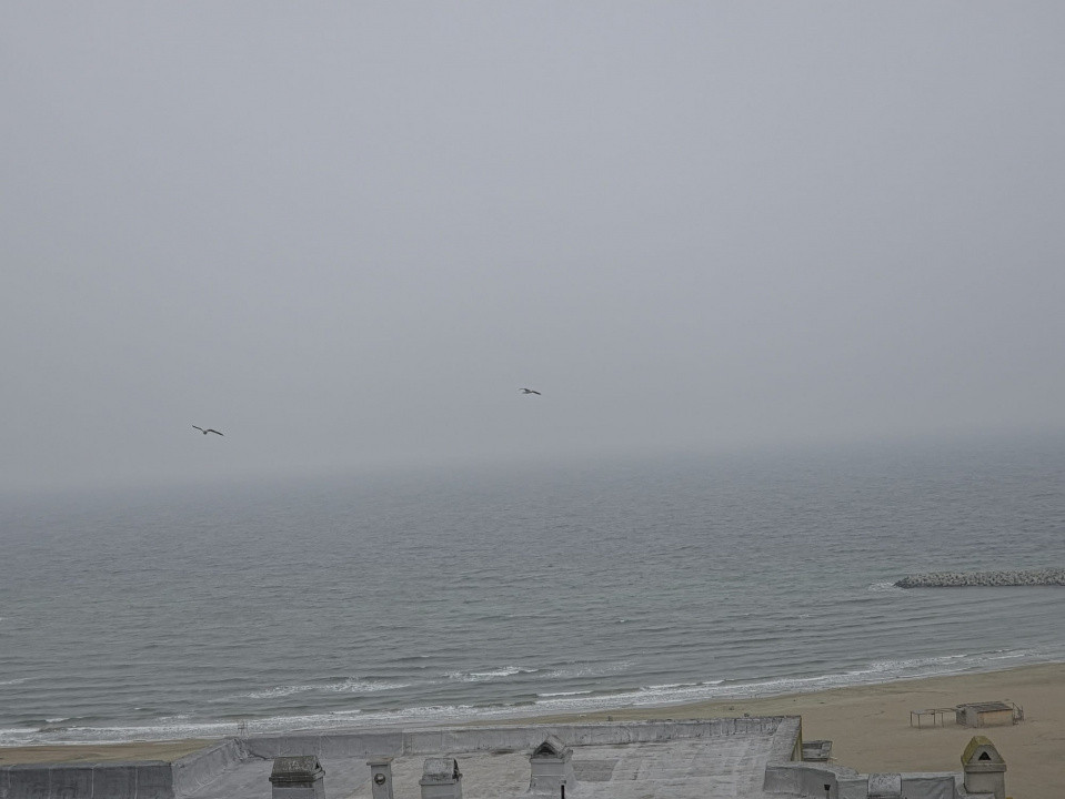 Centru Neversea apartament 3 camere decomandat vedere mare