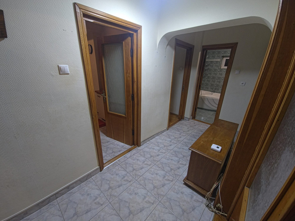 Faleza Nord apartament 3 camere decomandat