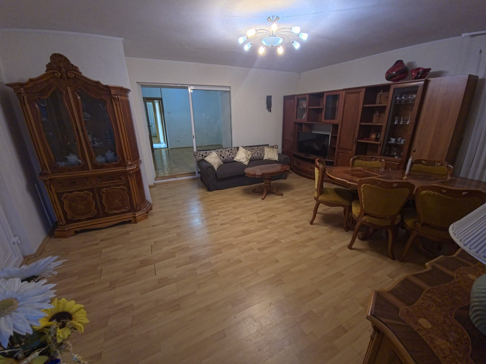 Faleza Nord apartament 3 camere decomandat