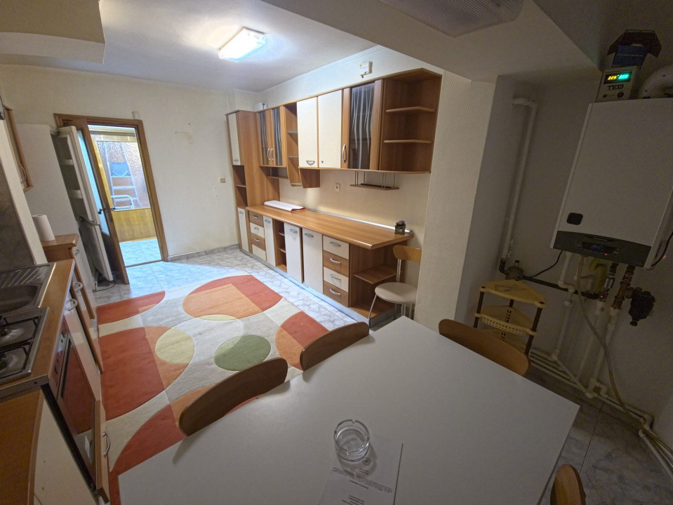 Faleza Nord apartament 3 camere decomandat