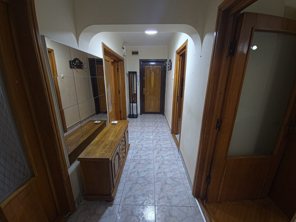 Faleza Nord apartament 3 camere decomandat