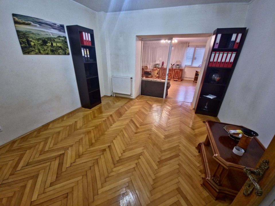 Faleza Nord apartament 3 camere decomandat