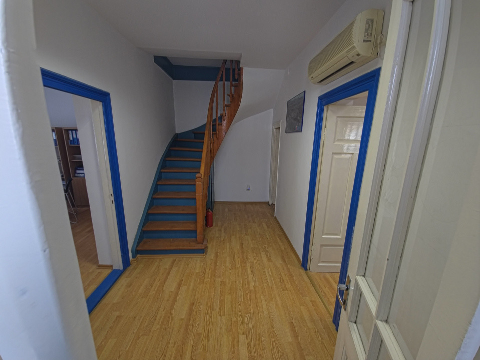 Spațiu birouri ultracentral  mobilat sau gol  60 mp