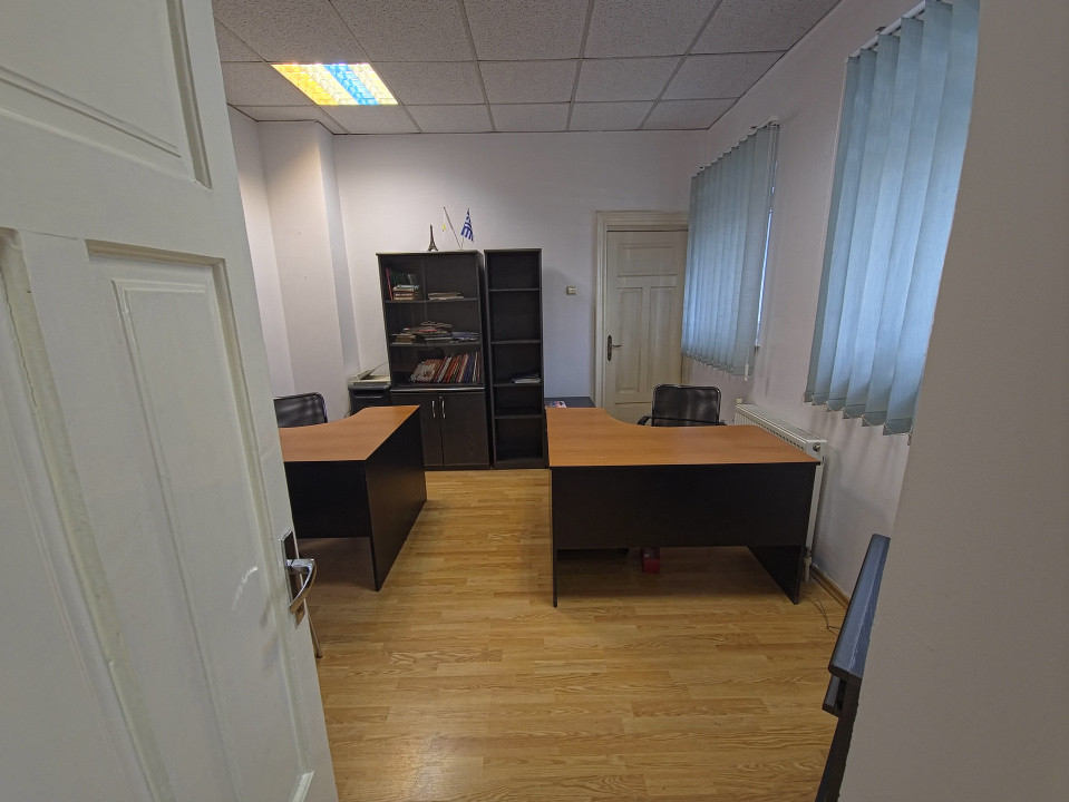 Spațiu birouri ultracentral  mobilat sau gol  60 mp