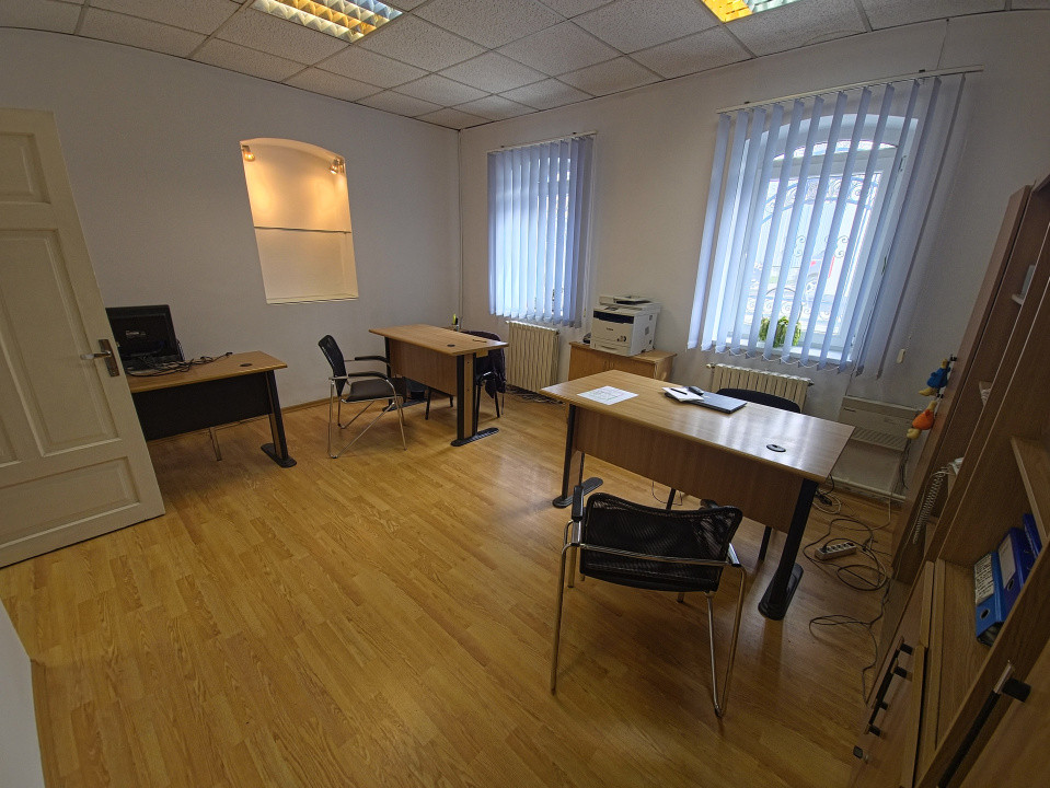 Spațiu birouri ultracentral  mobilat sau gol  60 mp