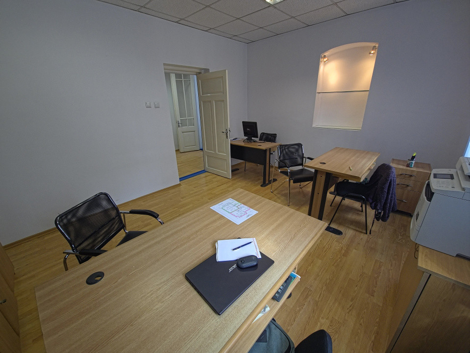 Spațiu birouri ultracentral  mobilat sau gol  60 mp