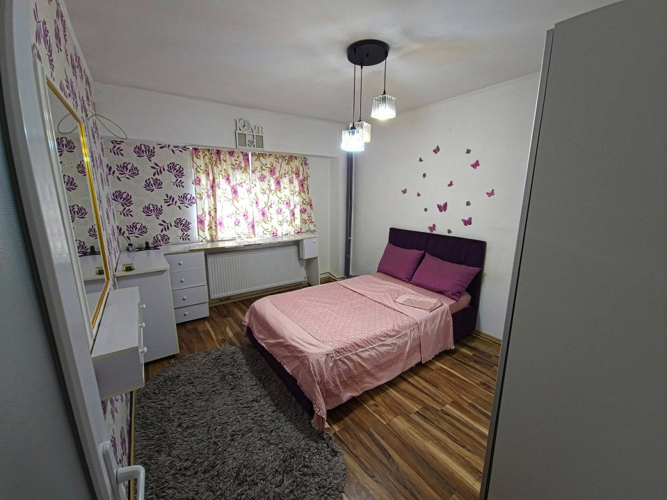 Dacia Bld. Tomis  2 camere decomandat  parter  zonă excelentă