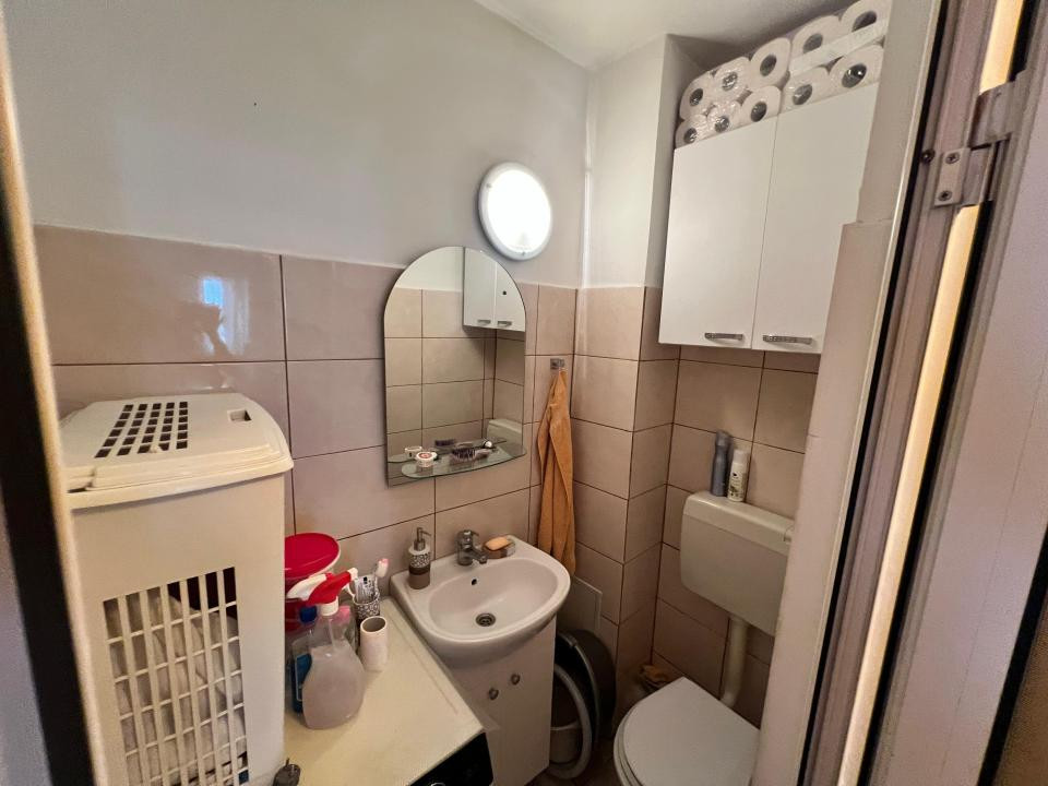 Far  apartament 3 camere decomandat etaj 1 loc parcare