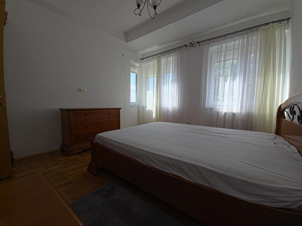Chirie Termen Lung  3 Camere  Centrul Vechi  