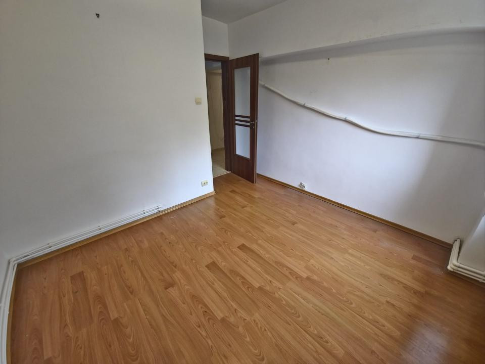 Tomis II apartament 2 camere decomandat gol centrala gaze