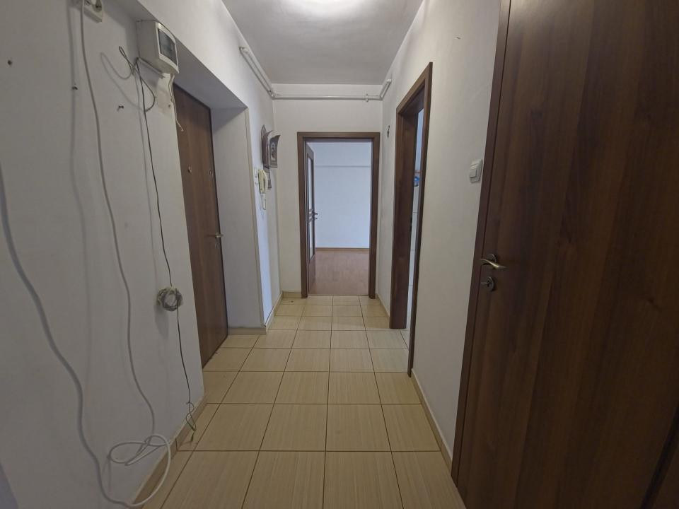 Tomis II apartament 2 camere decomandat gol centrala gaze