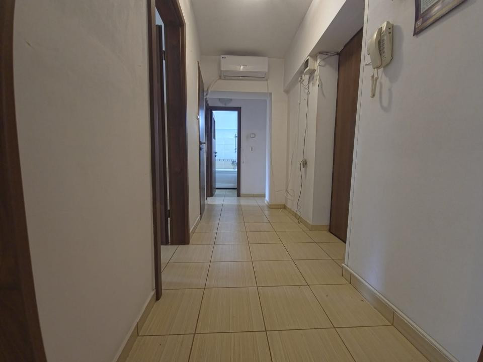 Tomis II apartament 2 camere decomandat gol centrala gaze