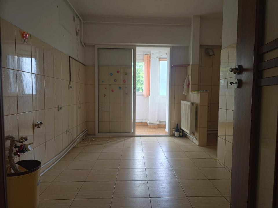 Tomis II apartament 2 camere decomandat gol centrala gaze