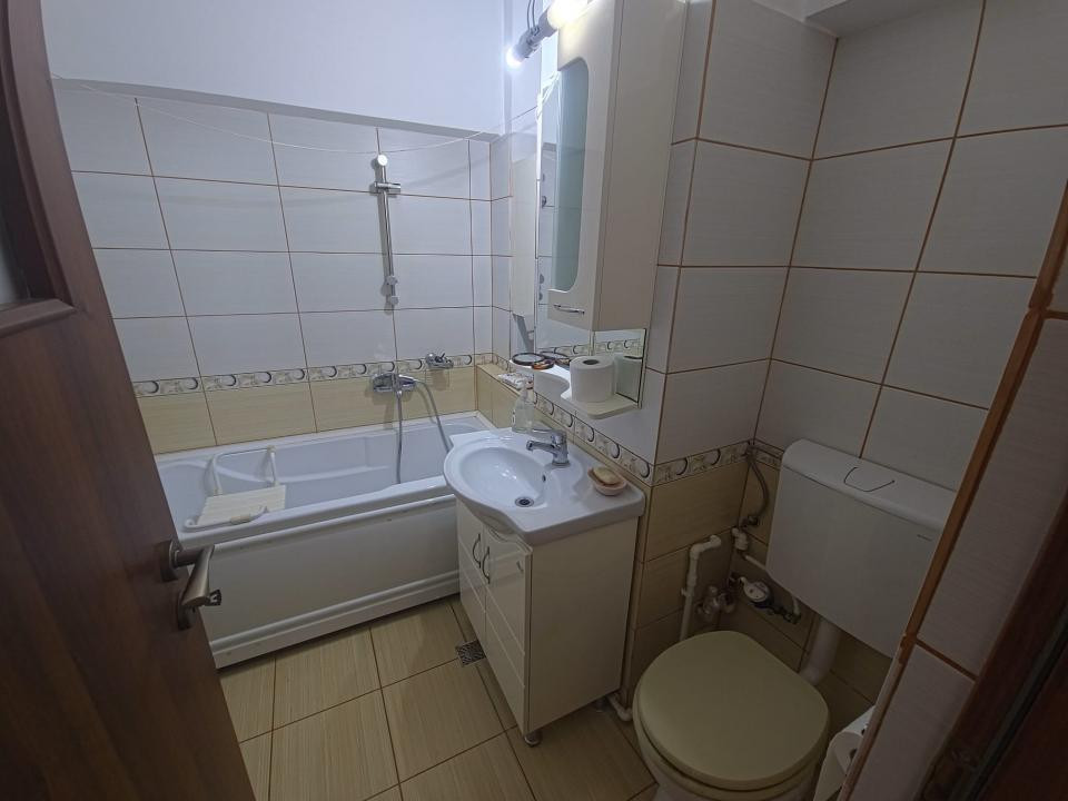 Tomis II apartament 2 camere decomandat gol centrala gaze